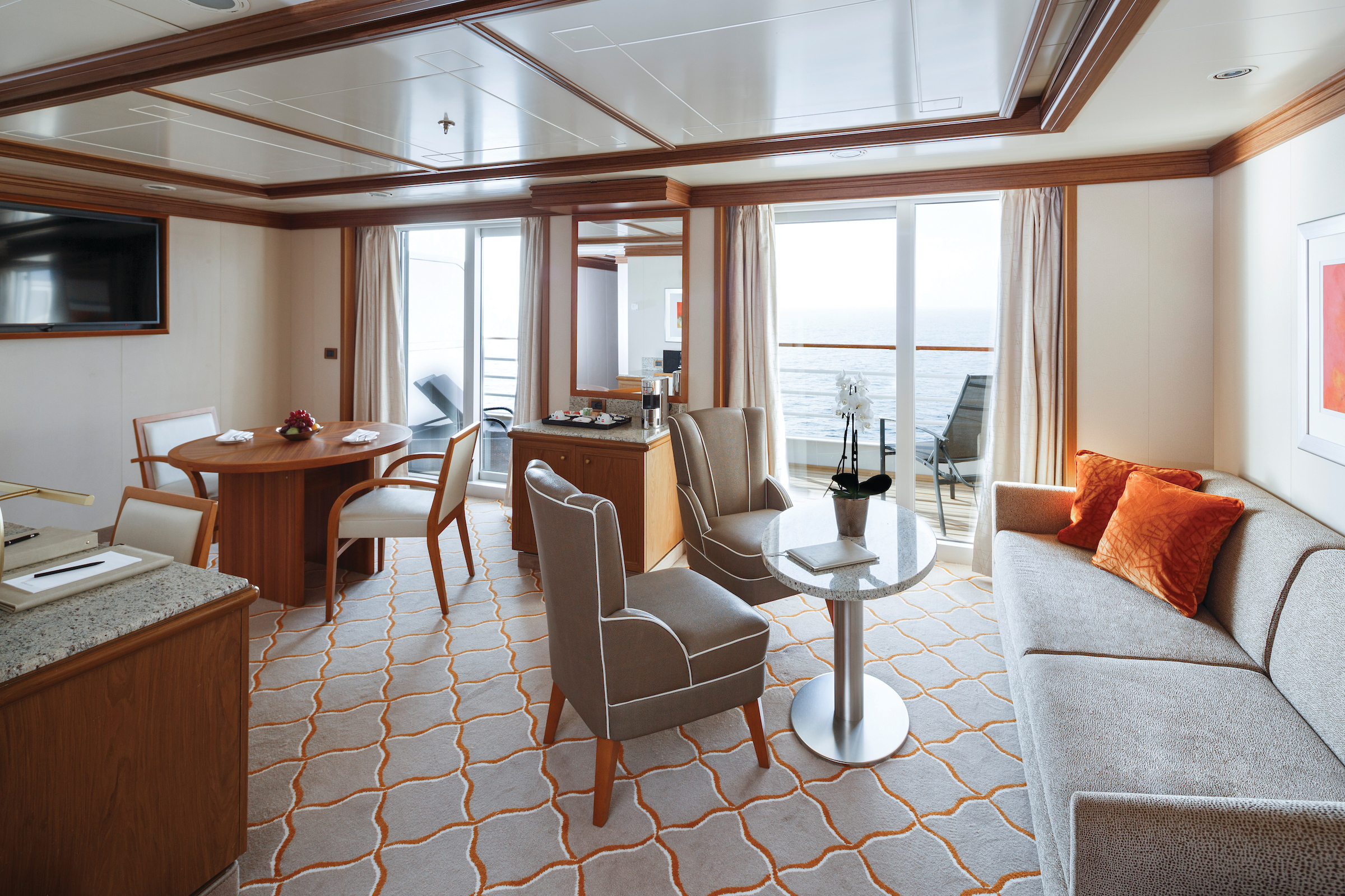 Silversea - Silver Spirit - Accommodation - Silver Suite 5.jpg